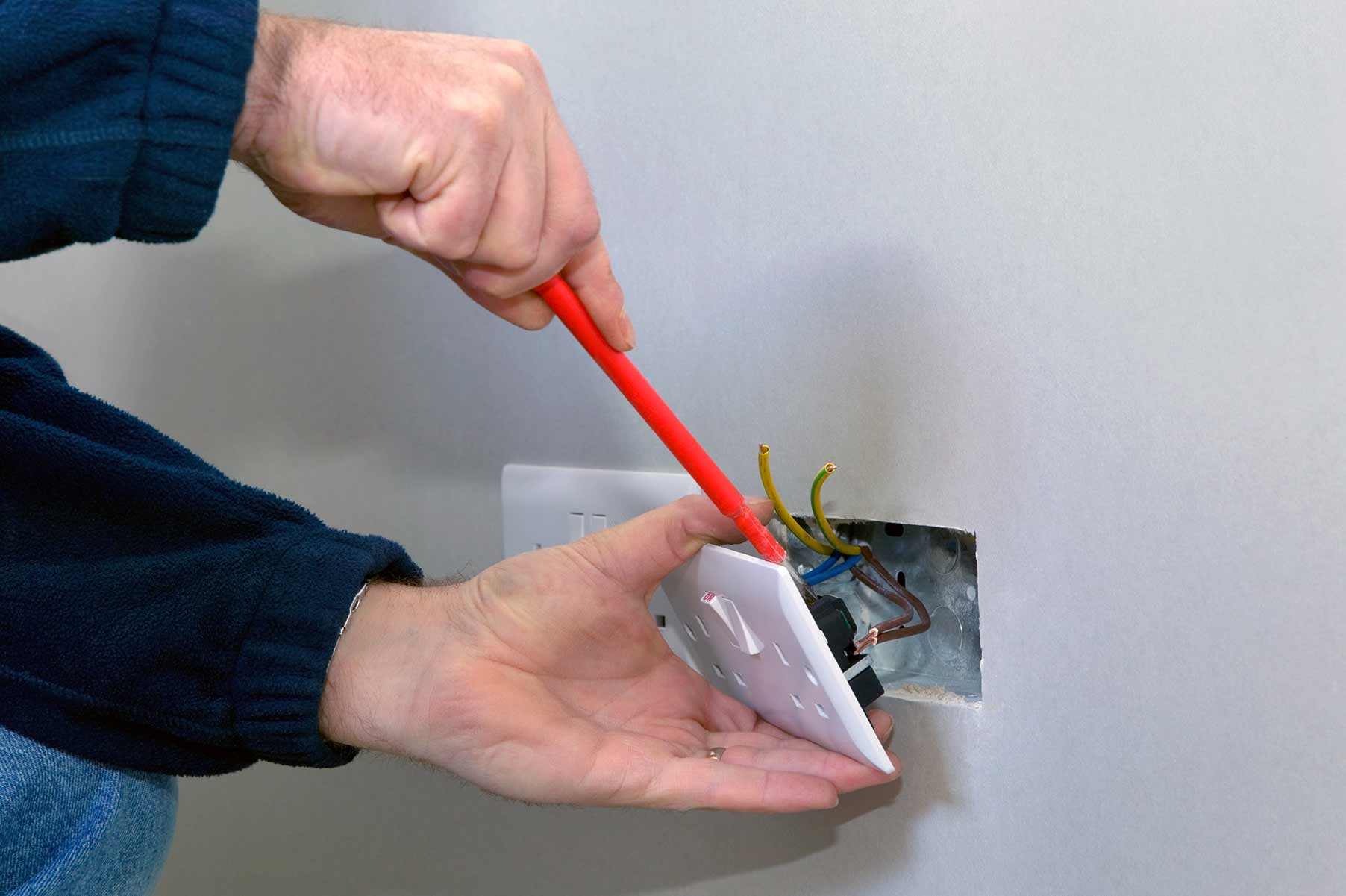 Our electricians can install plug sockets for domestic and commercial proeprties in Chessington and the local area. 